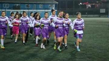 Samsun'daki eş futbol takımının gayesi kız evlatlarının düşlerini gerçekleştirmek