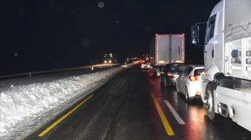 Şanlıurfa-Diyarbakır karaca yolu sis ve buzlanma zımnında ulaşıma kapatıldı