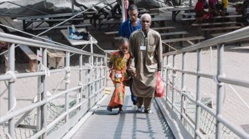 Senegal'de demirleyecek dünyanın en iri çıplak hastane gemisi gönüllülerini bekliyor