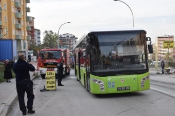 Seyir halindeki yolcu otobüsünde korkutan yangın