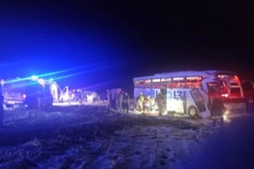 Sivas-Malatya sınırında otobüs kazası: 20 yaralı