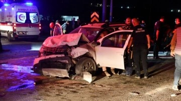 Sivas'ta dü otomobilin karıştığı kazada 1 kişi öldü, 9 kişi yaralandı