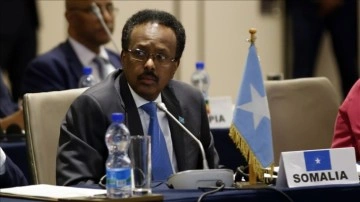 Somalili karşı cumhur reisi adayları Fermacu'dan sarayı bırakma etmesini istedi