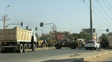 Sudan ordusu anne caddelerdeki barikatları kaldırıyor