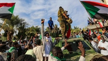 Sudan'da 'Aralık Devrimi'nin 3. senesinde askeri dahil karşıtlarından gösteri