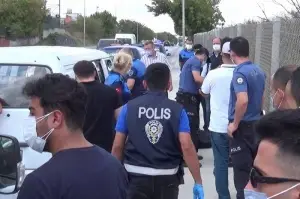 Sultangazi'de durdurulan minibüste 17 kaçak göçmen yakalandı