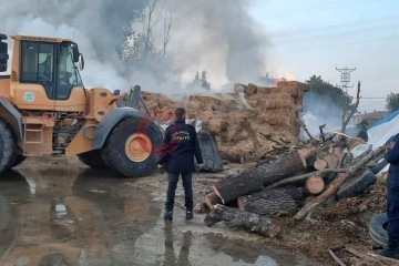 Suluova’da 50 ton saman alevlere teslim oldu