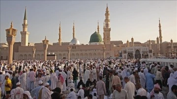 Suudi Arabistan ile 5 Arap ülkesinde Ramazan Bayramı pazartesi haset kutlanacak
