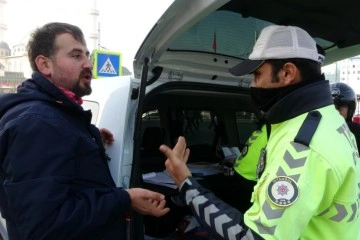 Taksim’de kurallara uymayan sürücülere ceza yağdı