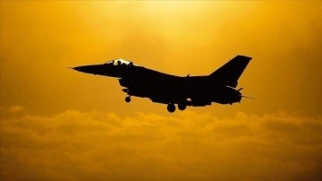 Tayvan: Ada etrafında Çin'e ilgilendiren 42 harp uçağı, 1 askeri dron ve 5 sefine görüldü