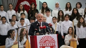 ﻿TBMM Başkanı Şentop, Üsküp’te Türkçe yetişek verici Tefeyyüz İlköğretim Okulunu ziyaret etti