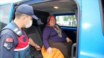 Tedavi düşüncesince İstanbul'a gidecek sakat selzedenin yardımına jandarma koştu