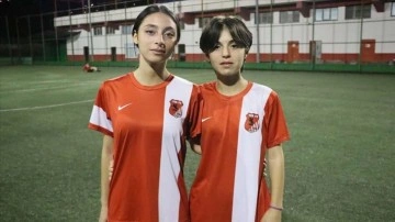 Tek husye ikizi kız kardeşlerin gayesi futbolda ulusal forma