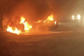 TEM otoyolunda otomobil alev alev yandı