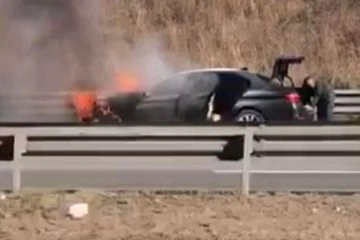 TEM’de otomobil alev alev yandı
