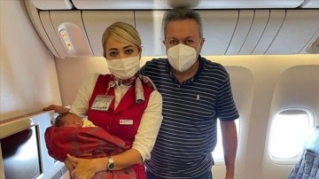 THY uçağında mevlit oluşturan Türk akıl cerrahının değerli müdahalesi Amerika basınında
