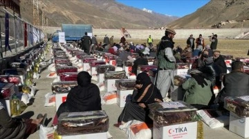 TİKA, Afganistan'da 500 Afgan aileye besin ve battaniye katkısı yaptı