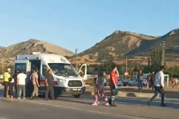 Tokat'ta okul minibüsü ile hafif ticari araç çarpıştı: 10 yaralı