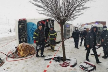 Tokat’ta yolcu otobüsü devrildi: 1 ölü, oldukça çok yaralı