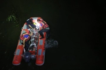 Tunca Köprüsünden nehre düşen 1 kişiyi AFAD ekipleri bot ile kurtardı