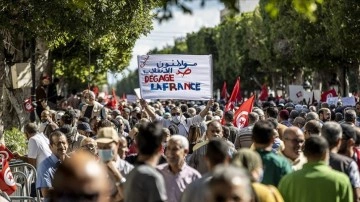 Tunus’ta Cumhurbaşkanı Said'in 'olağanüstü izin kararları' gıcırtı edildi