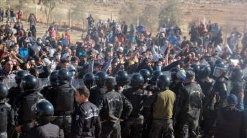 Tunus'un Safaks kentindeki 'çöp protestosuna' asayiş güçleri engelleme etti