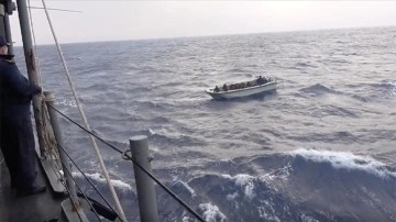 Türk askeri Libya açıklarında 10 gündür denizde muhat küsurat 17 düzensiz göçmeni kurtardı