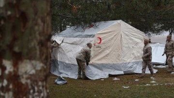 Türk Kızılayın atıf etmiş olduğu 10 bin nefis çadırlar kurulmaya başlandı