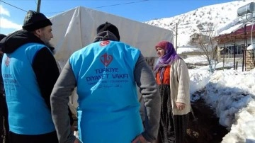 Türkiye Diyanet Vakfı deprem bölgelerinde kurduğu geri hizmet merkezleriyle yaraları sarıyor