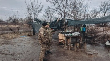 Ukrayna Devlet Başkanı Zelenskiy, Donbas'ta yunak çatışmaların sürdüğünü belirtti