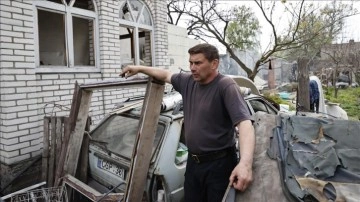 Ukrayna'da 'acil durum' görevlisi, bambaşka evleri kurtarırken kendininkine eş çıkama
