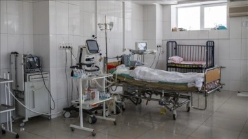 Ukrayna'da bombalanan hastaneden yanık çıkarılan aylı kadın ve bebeği öldü