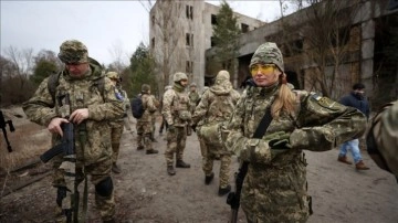 Ukrayna'da siviller gözyaşı sınırlandırılması yapılmaksızın askere çağrıldı