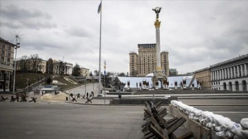Ukrayna'da gün ve sanatın kenti Kiev, telaşlı savaş nöbetinin simgesi oldu