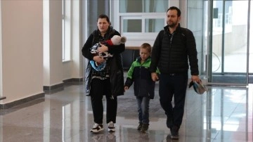 Ukrayna'daki savaştan kurtarılan bir tanesi çocuk 32 ad şimdi Türkiye'ye geldi
