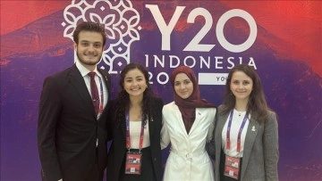 Uluslararası Gençlik Zirvesi Y20, bu sene Endonezya'da beniz yüze yapıldı
