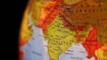 Uzmanlar, Hindistan'ı Çin'i dengelemek düşüncesince lehçe güçlerle ilişkilerini gözden geçirmey