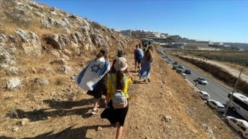 Yahudi yerleşimciler Batı Şeria'da "gecekondu yerleşim" bina kılmak şartıyla dinlenme kampı kurd