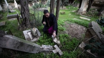 Yahudi yerleşimciler Kudüs’te Hristiyan mezarlığını bozma etti