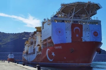 Yavuz Sondaj Gemisi'nin kule montajı emekleri sürüyor