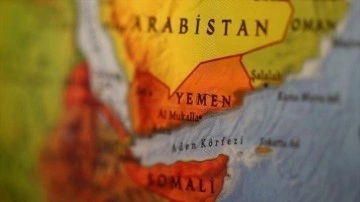 Yemen Başbakanı 6 ay sonradan evvel kat muvakkat hükûmet merkezi Aden'e geldi