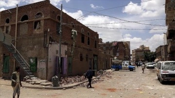 Yemen'deki Arap koalisyonu, Husilerin kontrolündeki Sana'ya iklim saldırısı başlattı