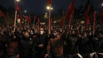 Yunanistan’da 17 Kasım yâd yürüyüşünde silahlanma karşıtı sav söz atıldı