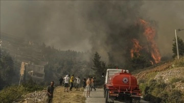 Yunanistan'da aşırı sayıda noktada orman yangını