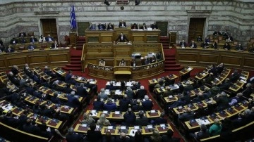 Yunanistan'da hükümet dinleme skandalı dolayısıyla güven oylamasına gidiyor