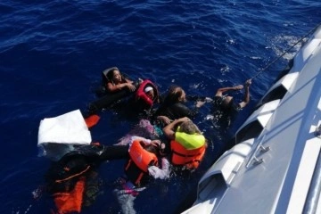 Yunanlıların ölüme terk etmiş olduğu 73 düzensiz göçmen kurtarıldı, 6’sı hayatını kaybetti