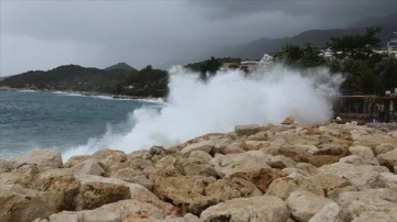 Yurdun maşrık kesimlerinde çığ, Batı Akdeniz'de fırtına uyarısı