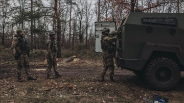 Zelenskiy: Düşman, Donetsk alanını ele nakil deli fikrinden vazgeçmedi