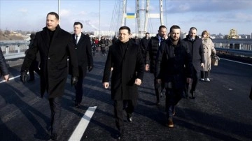 Zelenskiy Türk imzası haiz Ukrayna'nın en şişman köprüsünü açtı